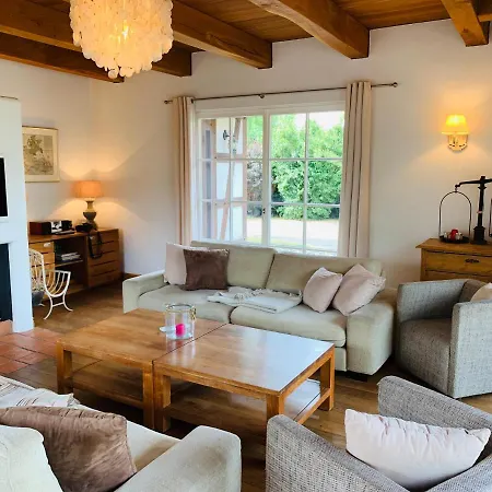 Am Achterwasser Mit Bootssteg Grussow