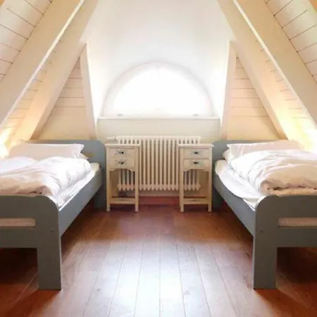 Am Achterwasser Mit Bootssteg Ferienhaus