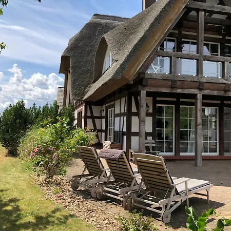 Am Achterwasser Mit Bootssteg * Grussow