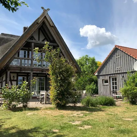 Am Achterwasser Mit Bootssteg Ferienhaus